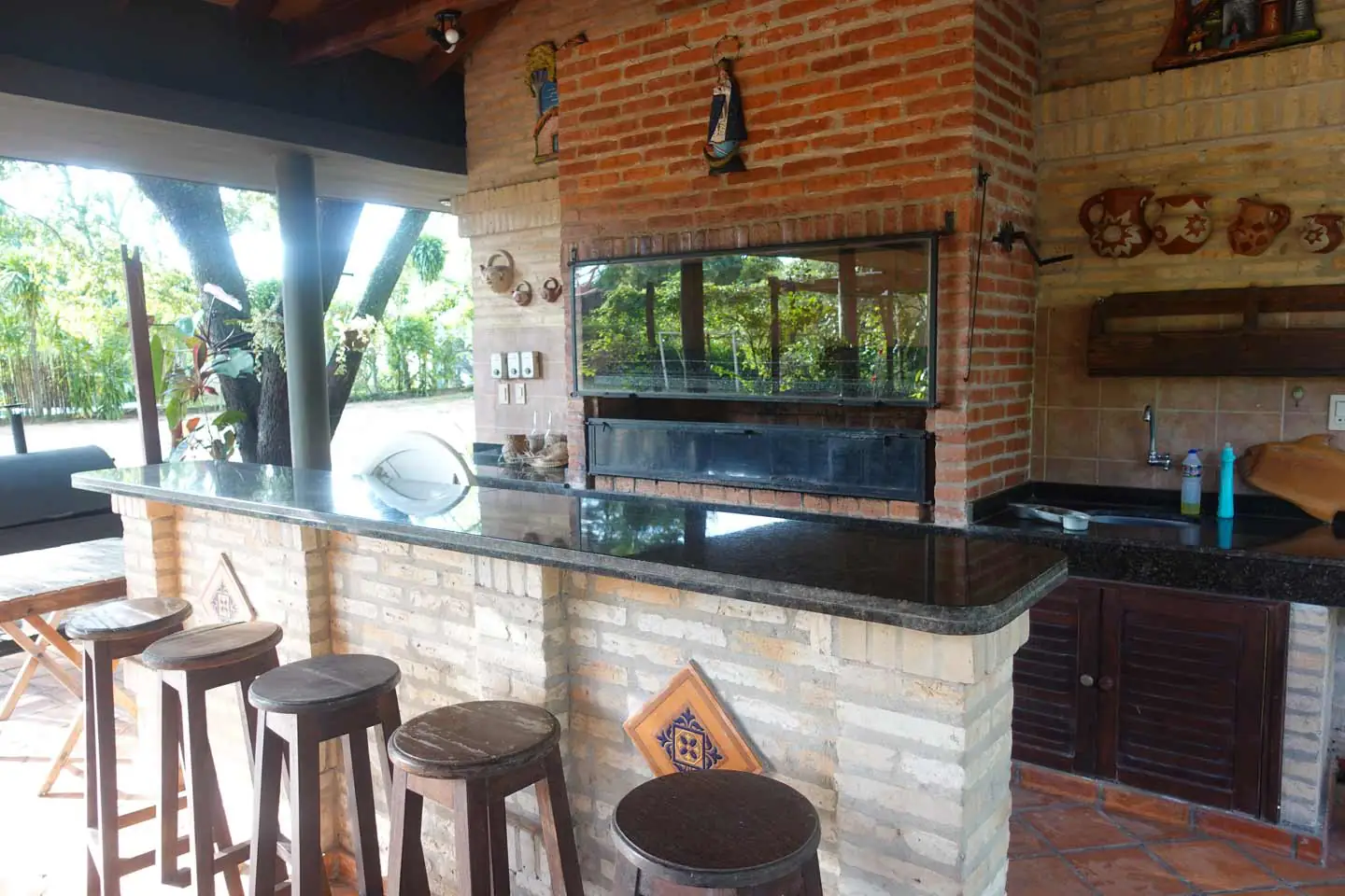 Haus-mieten-in-Paraguay-(13 Anwesen mit 2 Häusern Pool und großem Garten