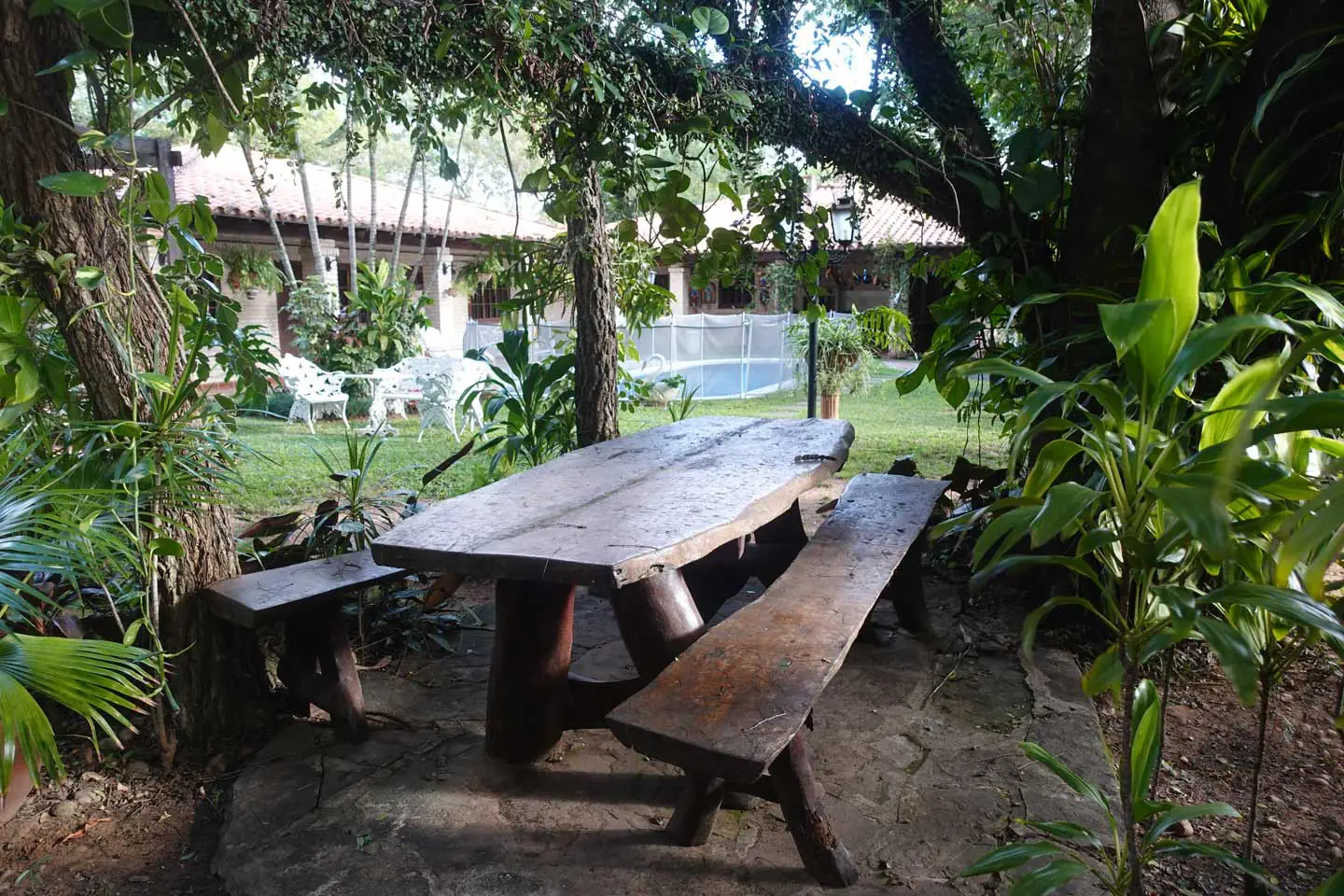 Haus-mieten-in-Paraguay-(17 Anwesen mit 2 Häusern Pool und großem Garten
