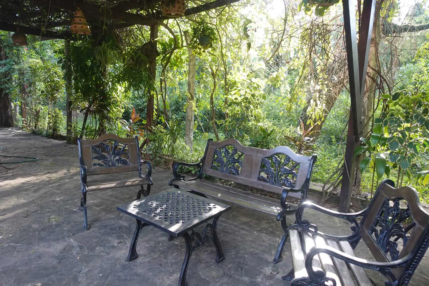 Haus-mieten-in-Paraguay-(24 Anwesen mit 2 Häusern Pool und großem Garten