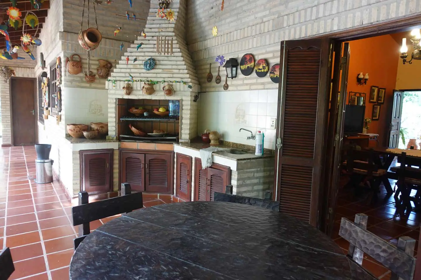 Haus-mieten-in-Paraguay-(25 Anwesen mit 2 Häusern Pool und großem Garten
