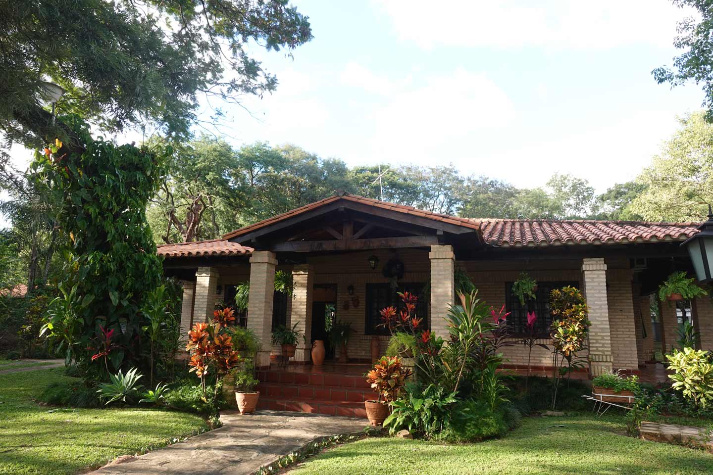 alt="huis te huur paraguay"