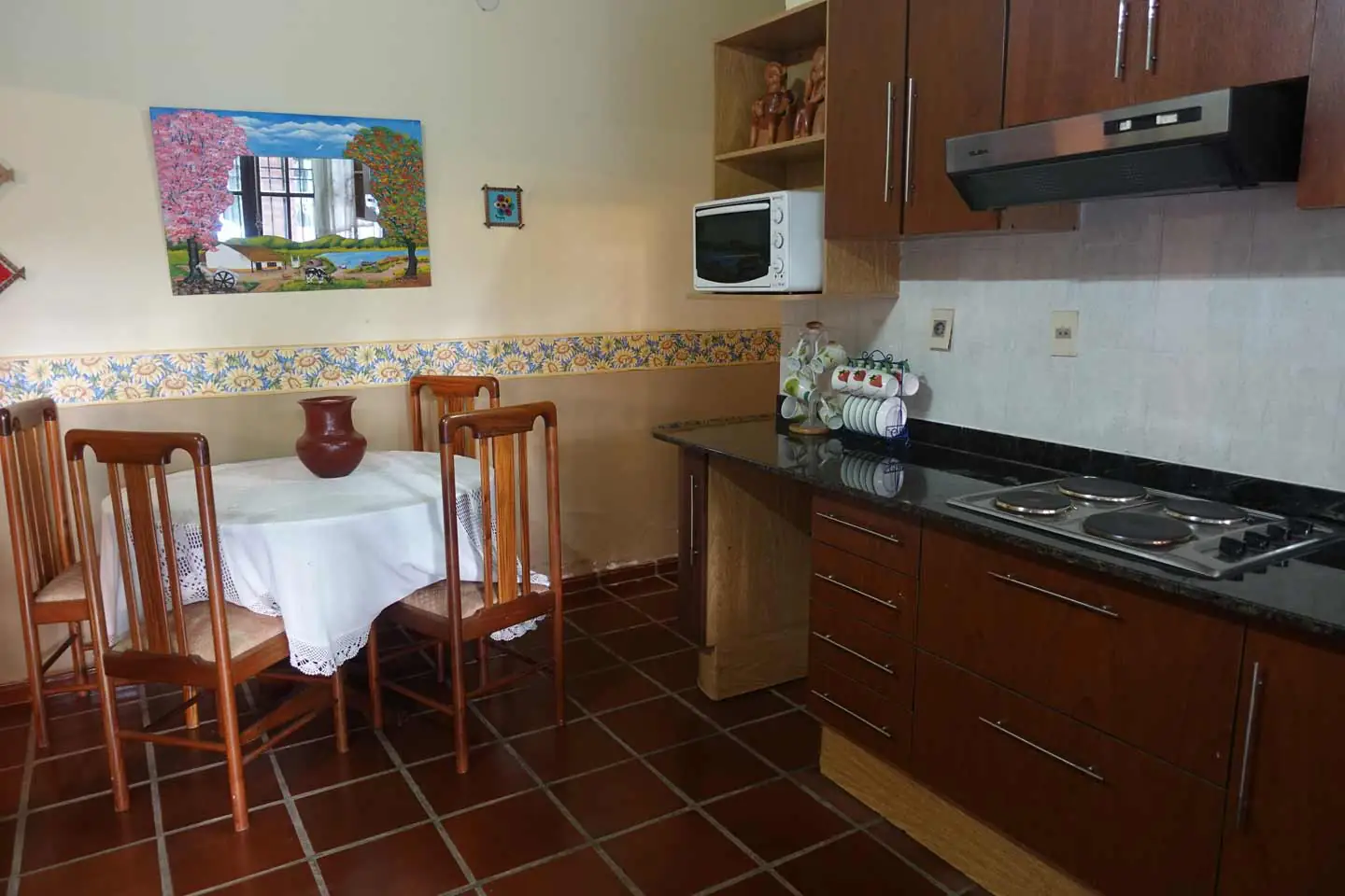 Haus-mieten-in-Paraguay-(44 Anwesen mit 2 Häusern Pool und großem Garten