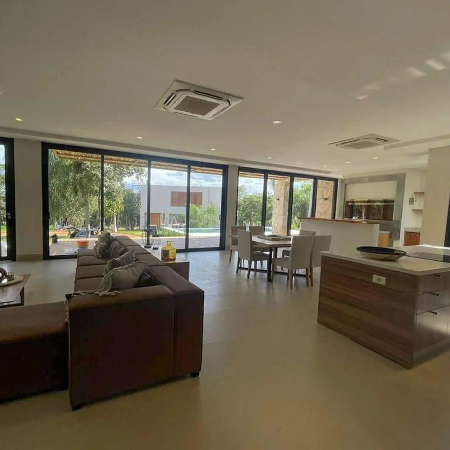 Compra de casas no Paraguai (15) Luxuosa casa de campo em Sunset Hills, em San Bernardino