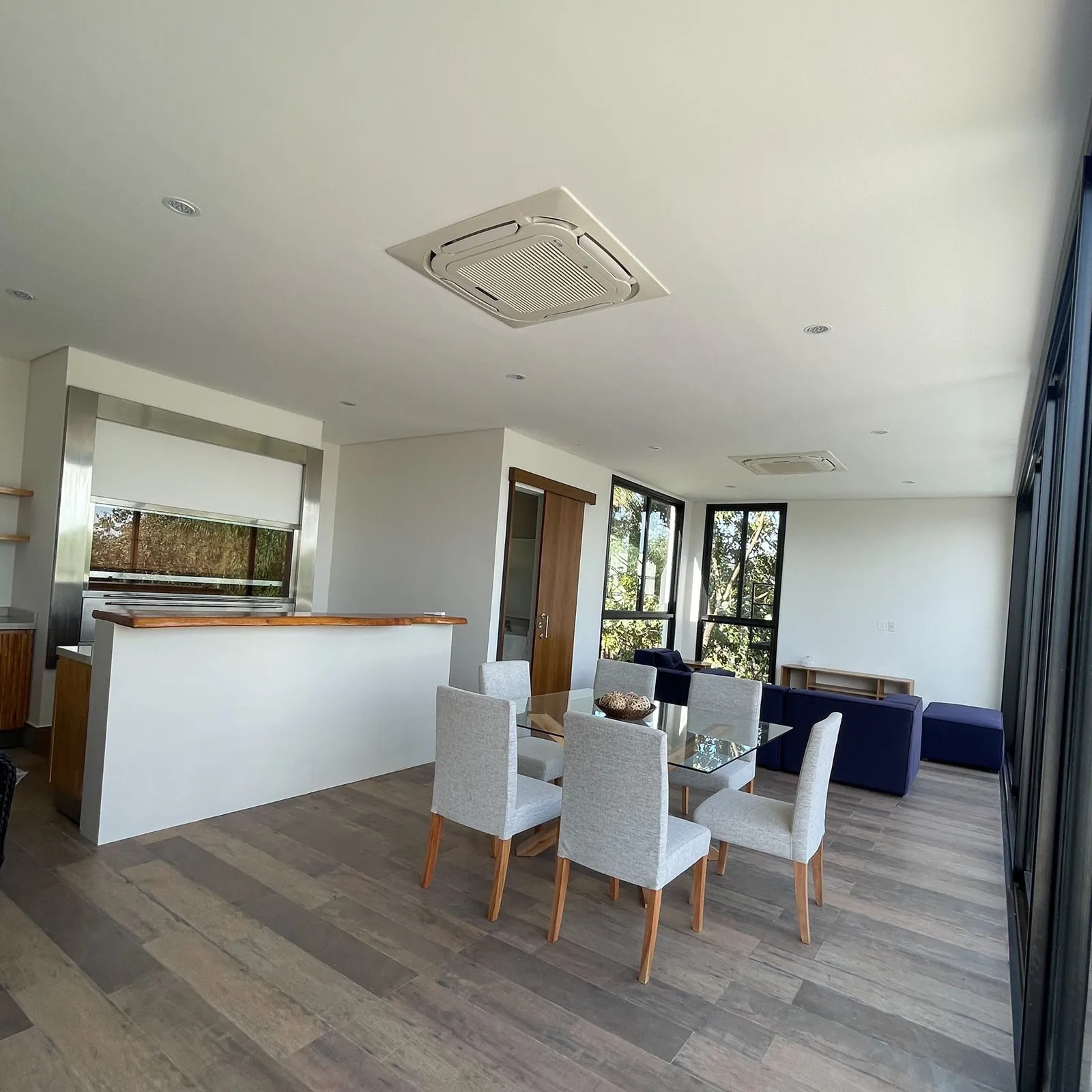 Compra de casas no Paraguai (39) Casa de campo moderna com piscina de borda infinita em Sunset Hills, em San Bernardino