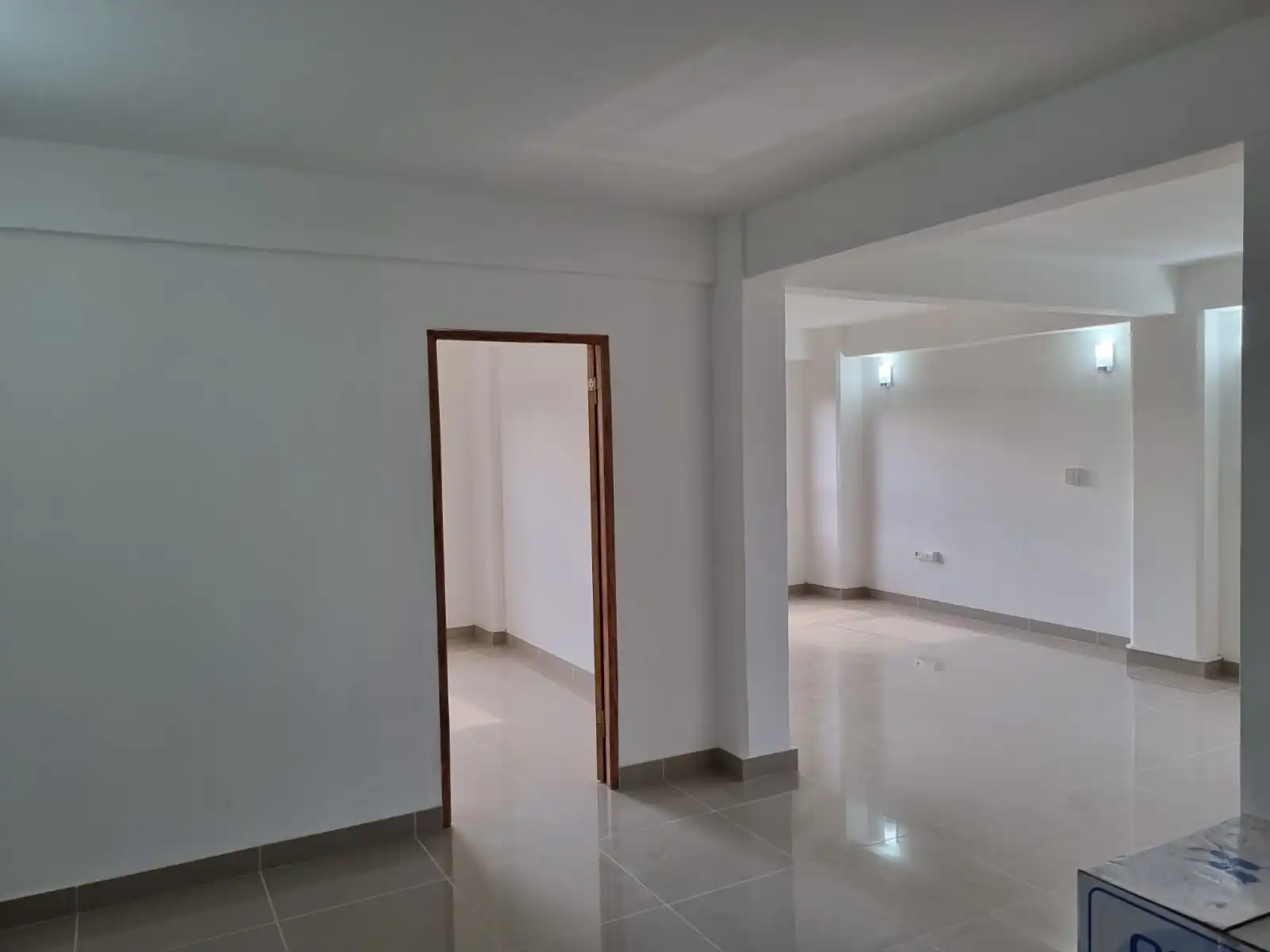 Apartamento novo e moderno no centro de Caacupe, com localização privilegiada e bela vista