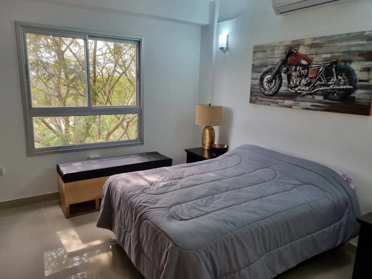 Apartamento novo e moderno no centro de Caacupe, com localização privilegiada e bela vista