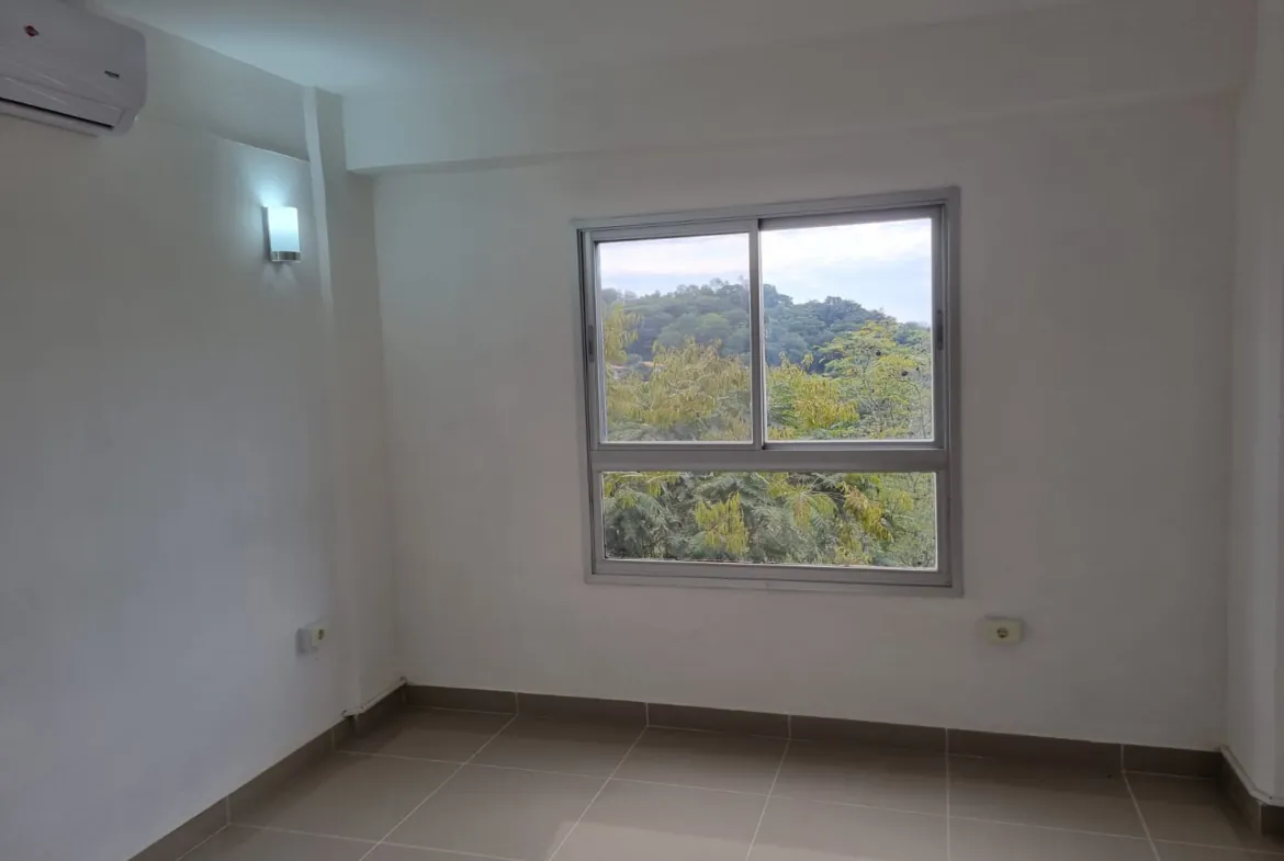Moderno apartamento novo no centro de Caacupé, com localização privilegiada e belas vistas.