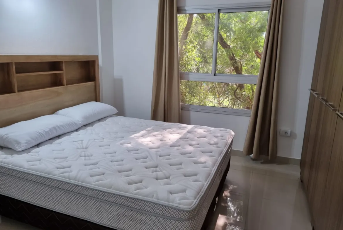 Moderno apartamento novo no centro de Caacupé, com localização privilegiada e belas vistas.