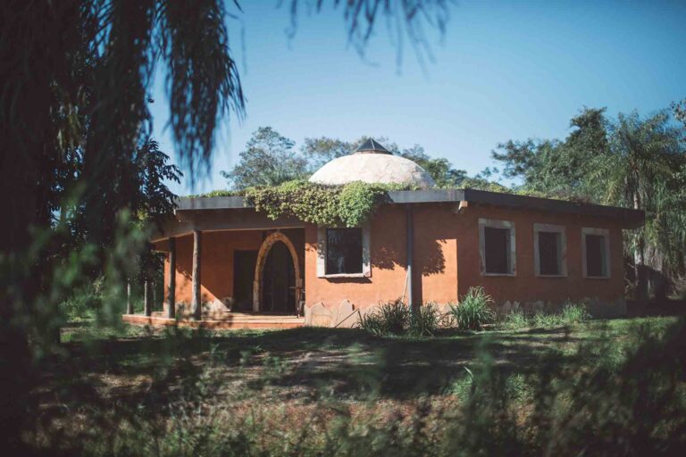 Die wahrscheinlich einzigartigste Wohnanlage in Süd-Amerika 12 Casa Cupula Valle Tucan 768x512 1