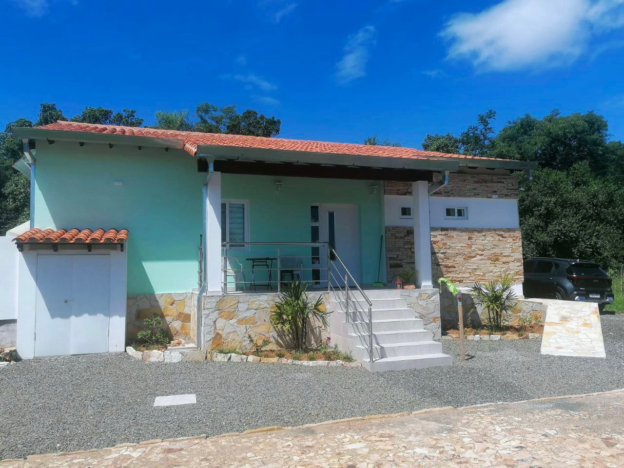 Oportunidade perto de Assunção/Paraguai: casa nova com piscina grande em bairro fechado em Nueva Colombia