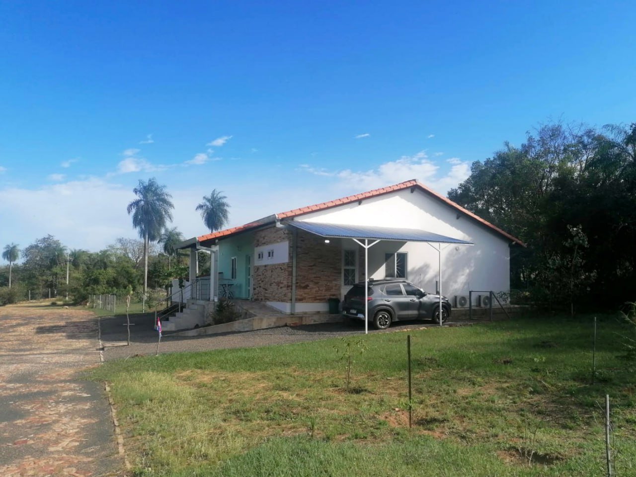 Oportunidade perto de Assunção/Paraguai: casa nova com piscina grande em bairro fechado em Nueva Colombia