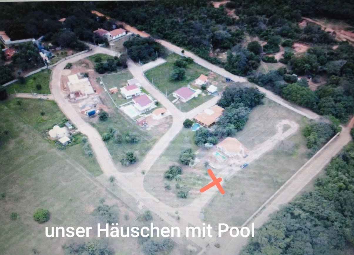 Oportunidade perto de Assunção/Paraguai: casa nova com piscina grande em bairro fechado em Nueva Colombia