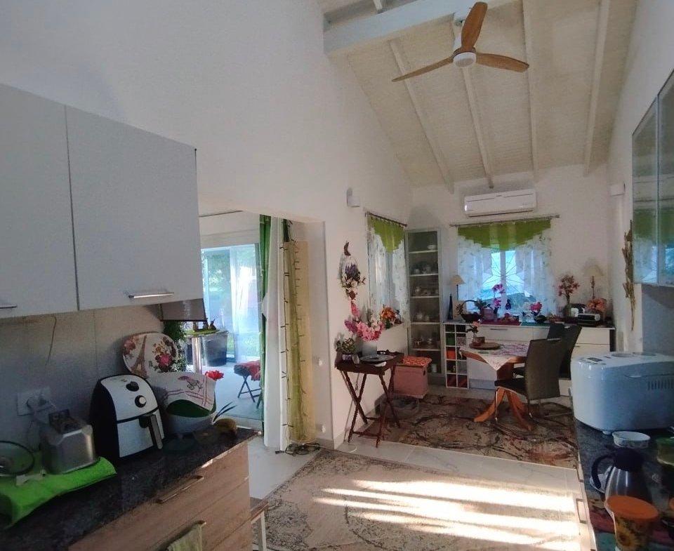 Oportunidade perto de Assunção/Paraguai: casa nova com piscina grande em bairro fechado em Nueva Colombia