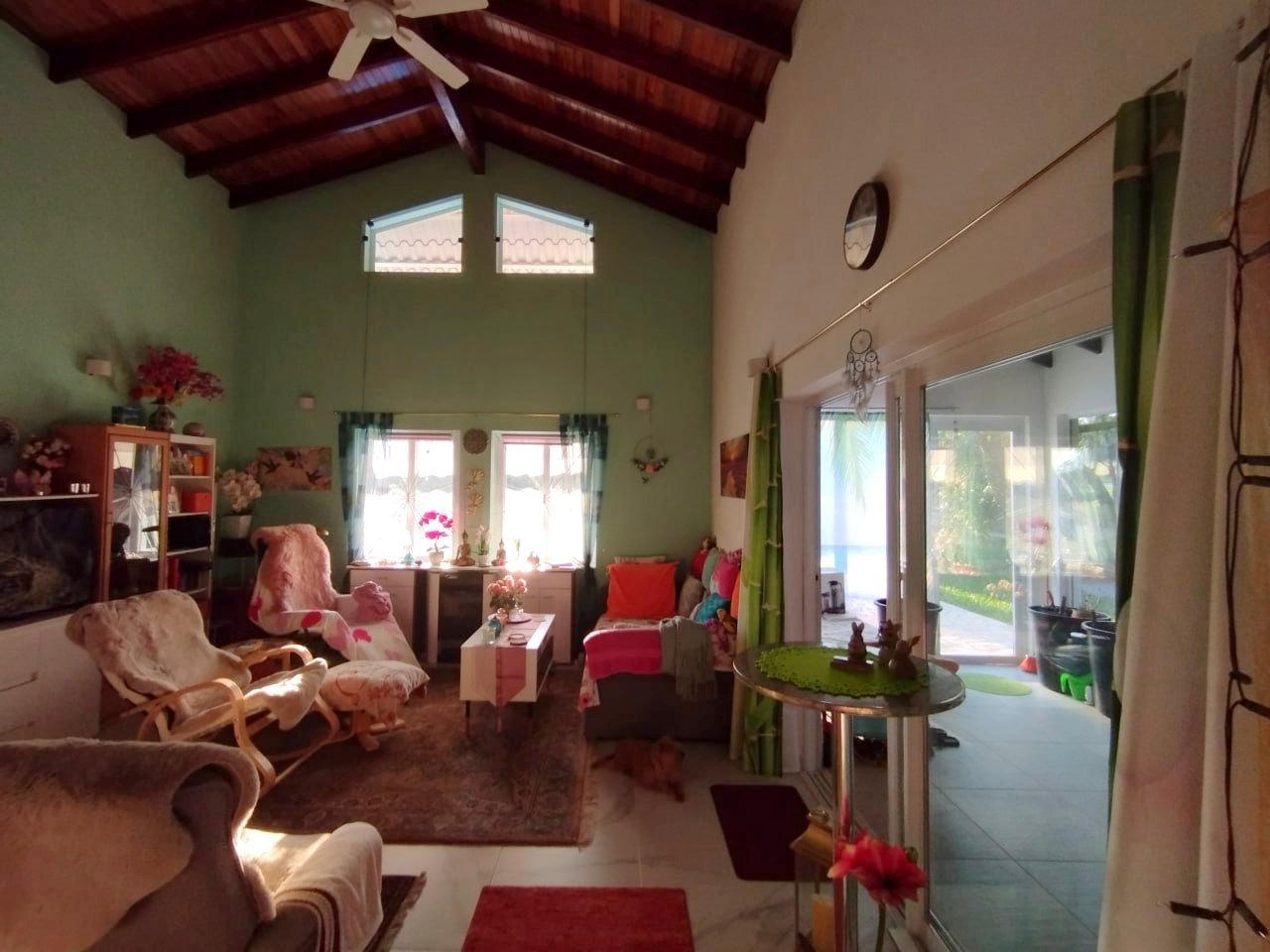 Oportunidade perto de Assunção/Paraguai: casa nova com piscina grande em bairro fechado em Nueva Colombia